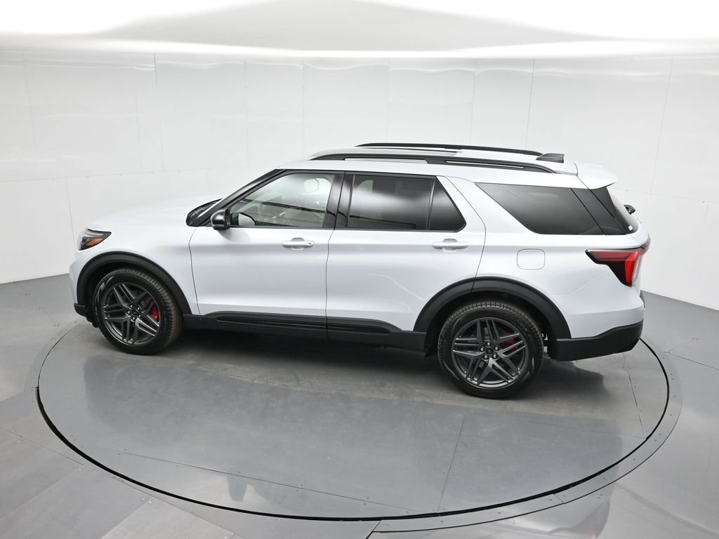New 2026 Space White Metallic Ford ST image 41
