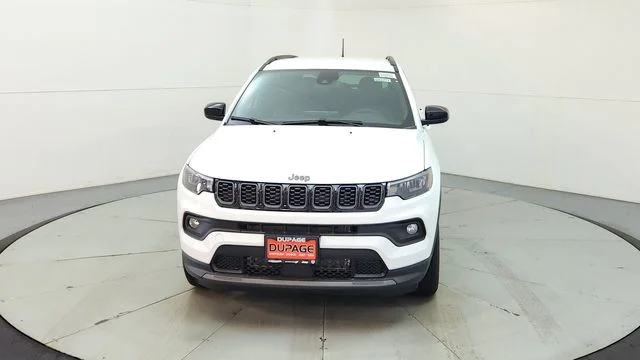 New 2026 Bright White Clear-Coat Exterior Paint Jeep Latitude image 2