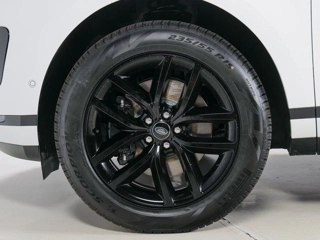 New 2026 Fuji White Land Rover S image 9