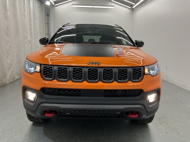 2026 Jeep Compass Trailhawk photo 2