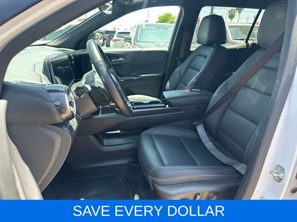 Used 2025 White Chevrolet LT image 15
