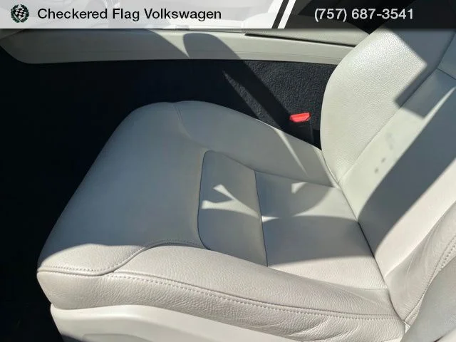 Used 2020 Birch Light Metallic Volvo T5 Momentum image 22