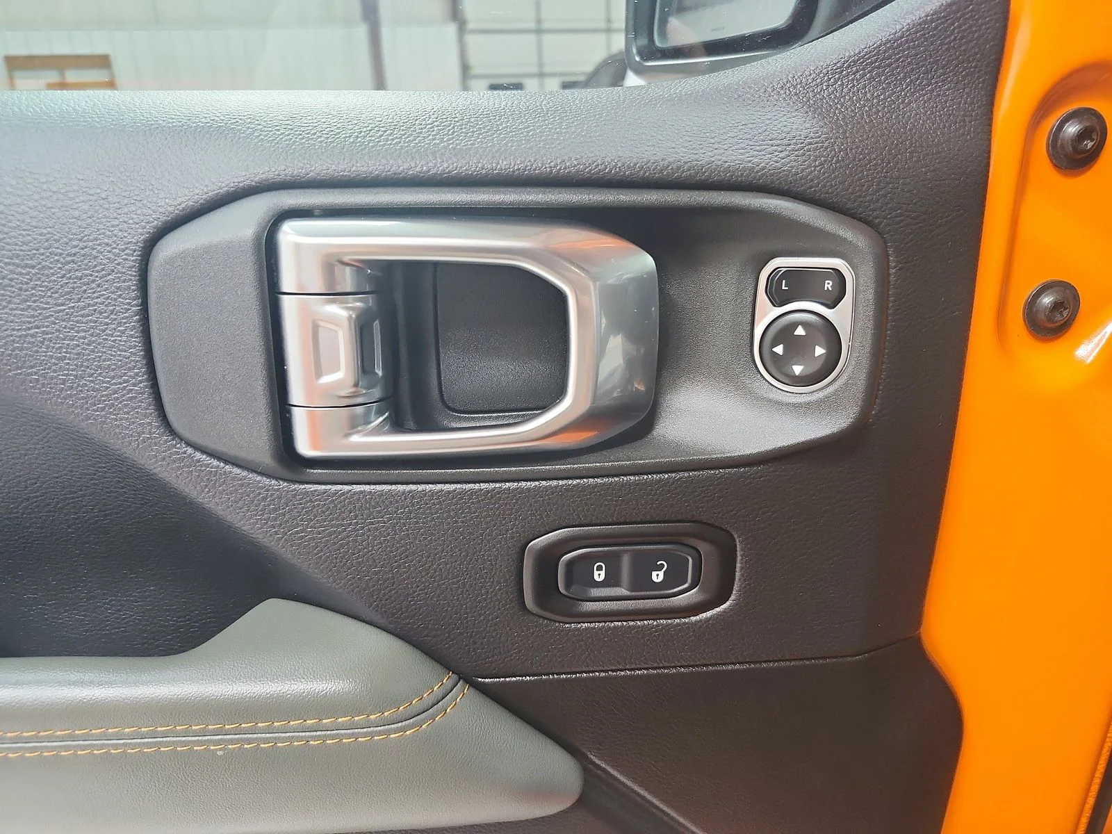 Used 2025 JOOSE Jeep Mojave image 38