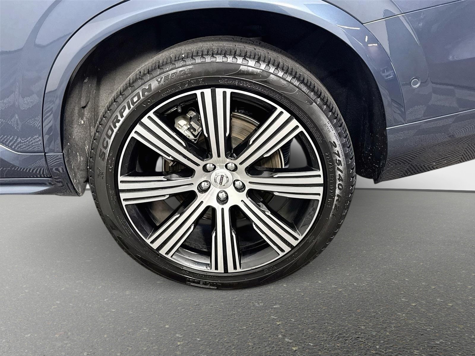Used 2024  Volvo Ultimate Bright Theme image 33