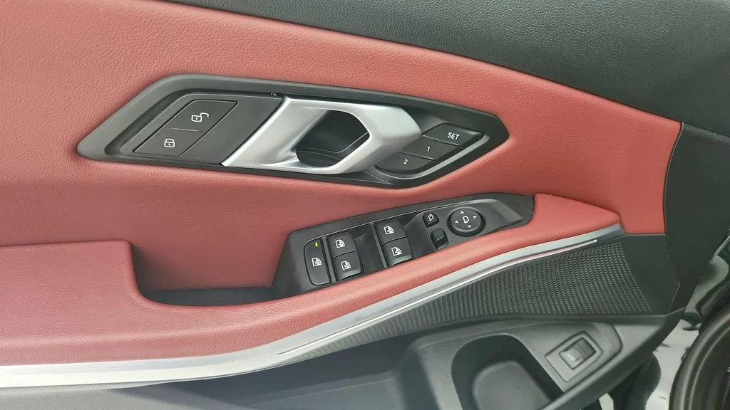 2025 BMW 3 Series 330i - Photo 22