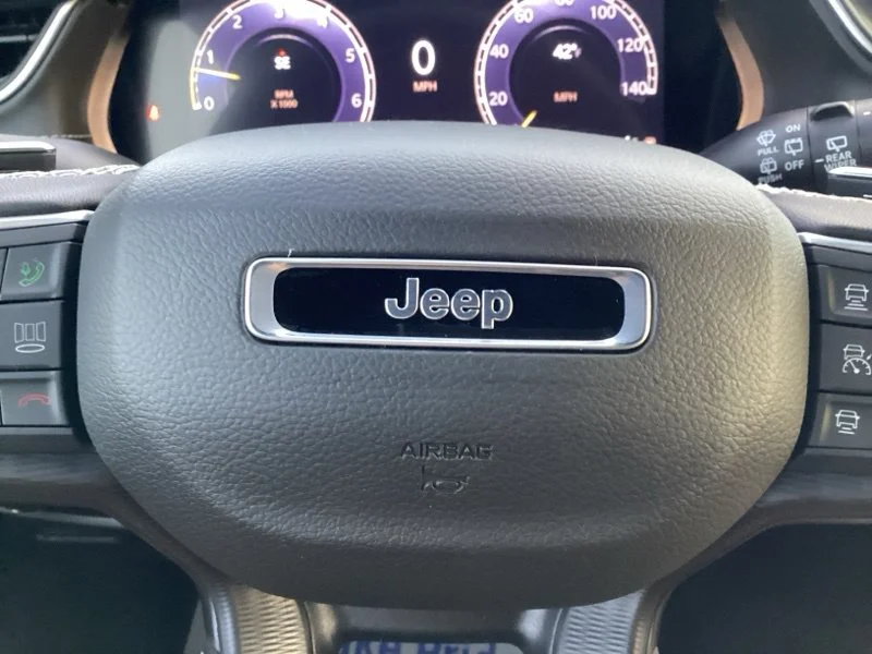 2025 Jeep Grand Cherokee Laredo - Photo 33