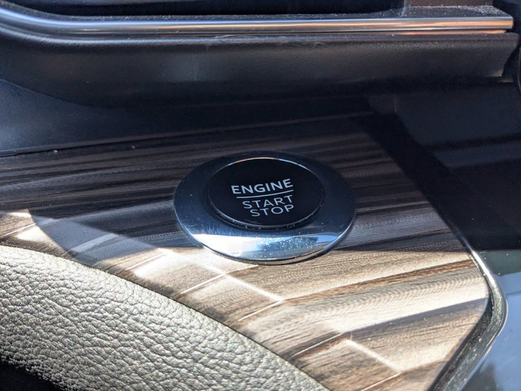 Used 2023  Ford Limited image 20
