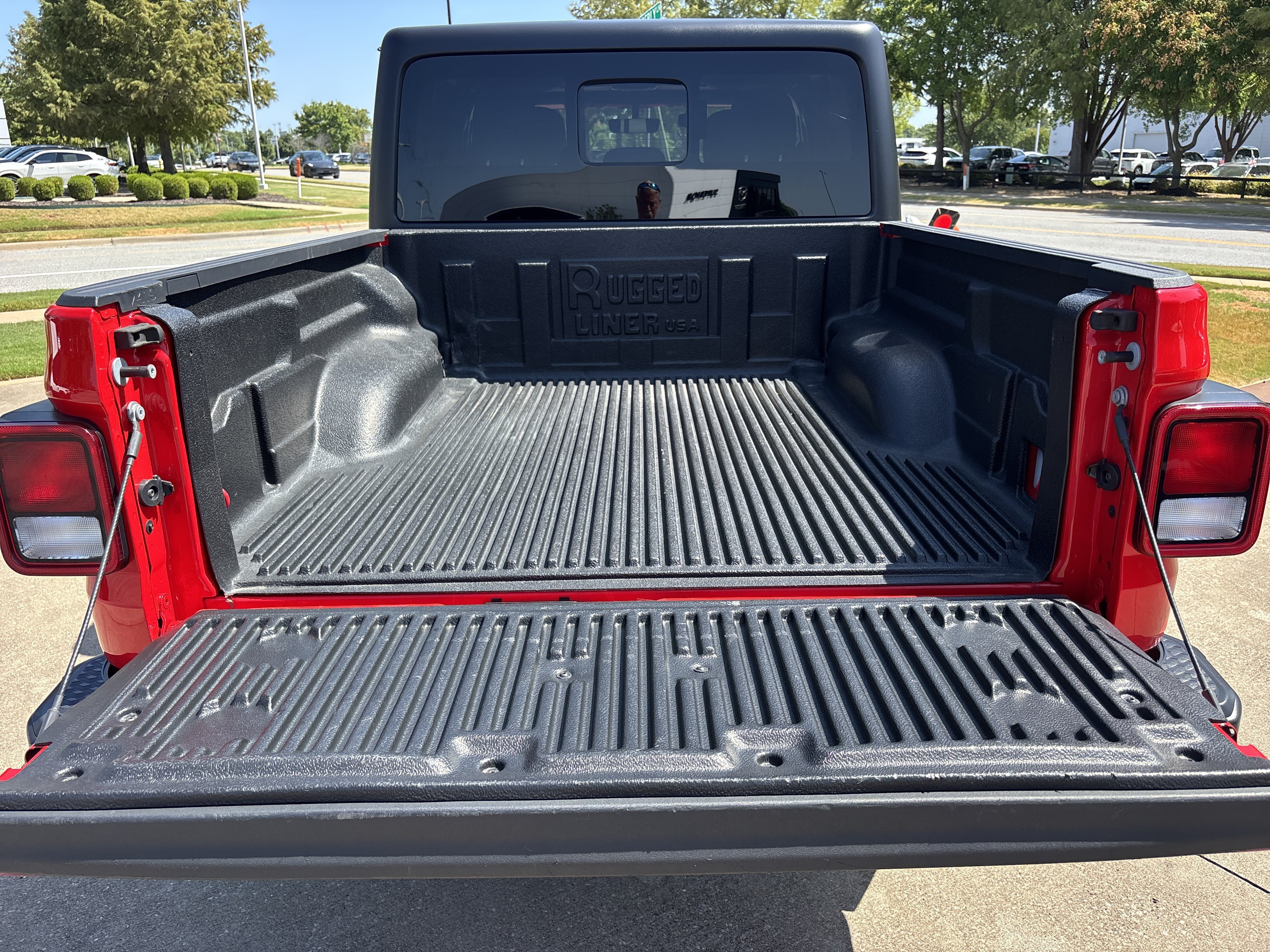 Used 2023 Firecracker Red Clearcoat Jeep Overland 4WD image 7