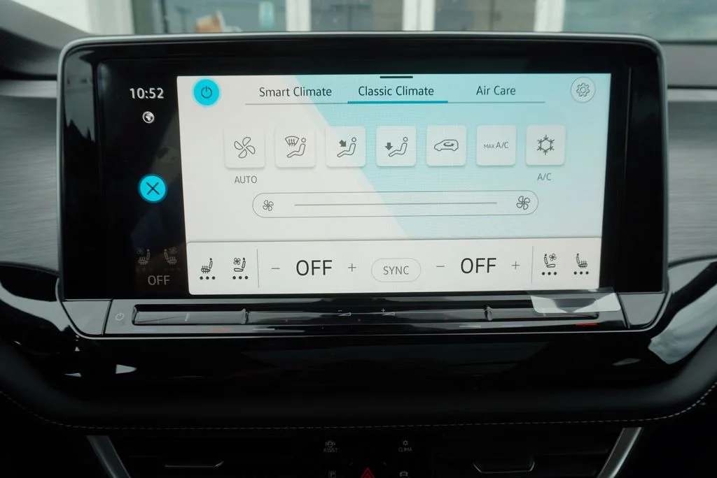 New 2026 Black Volkswagen SE w/Technology image 18