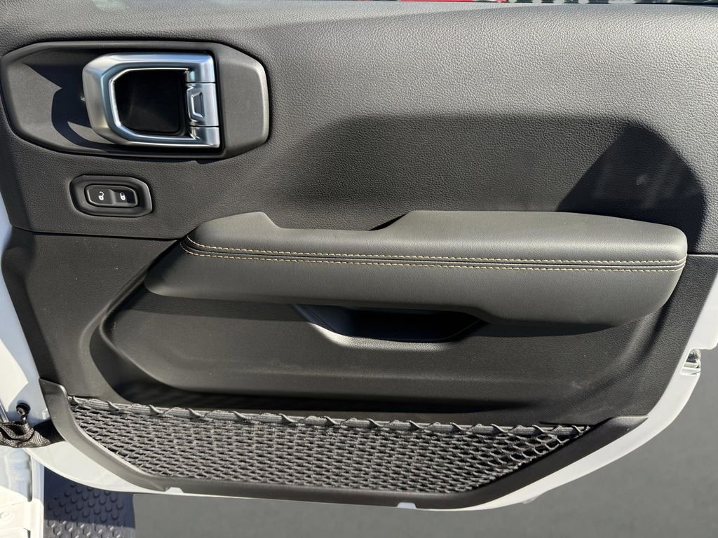 2025 Jeep Wrangler 4-Door Sahara - Photo 39