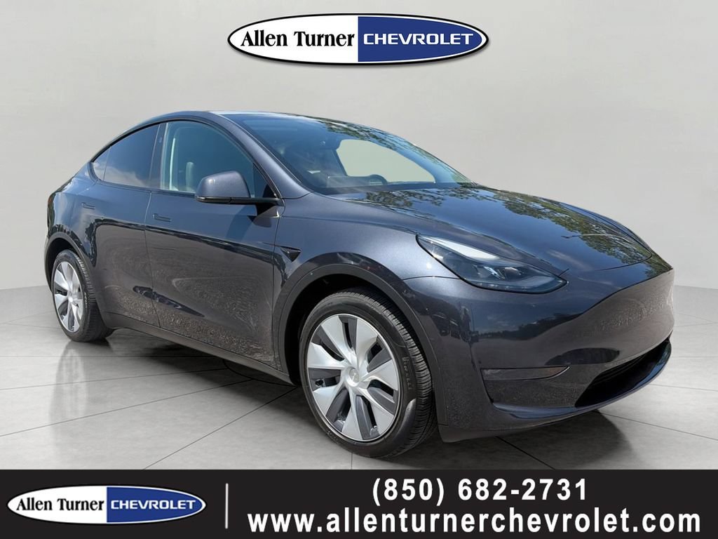 Used 2024  Tesla Long Range image 1
