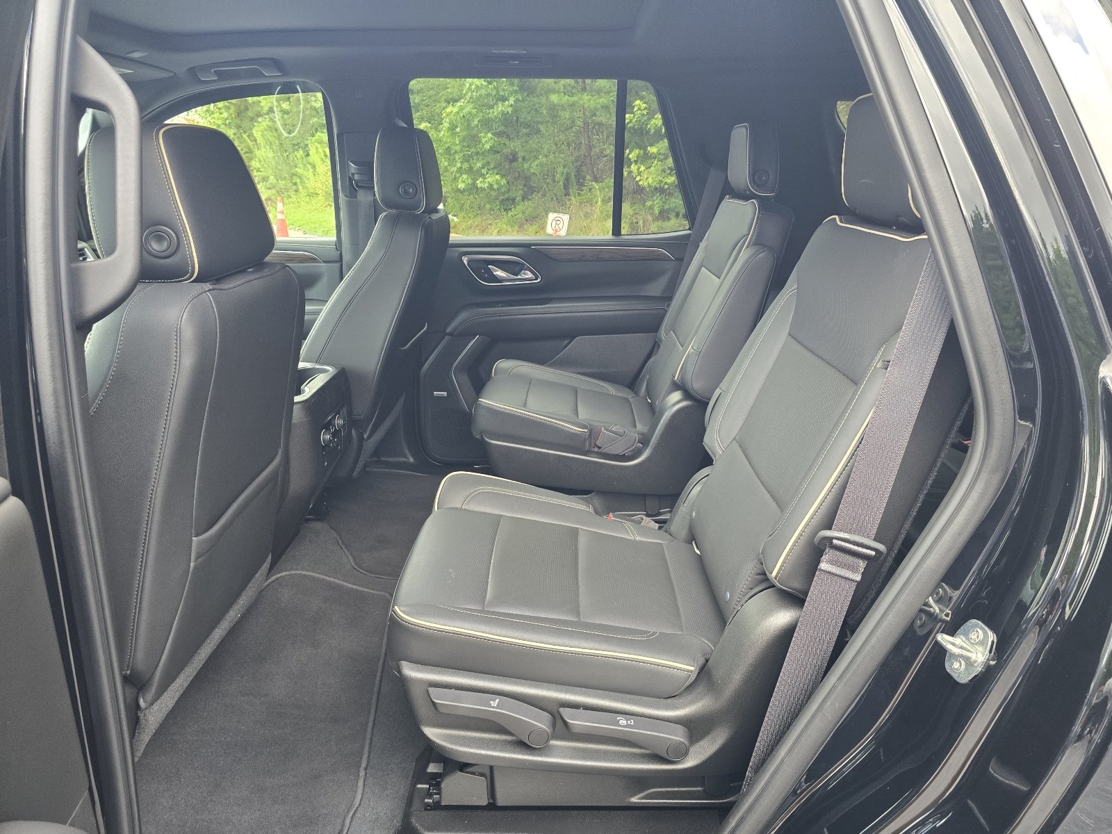 Used 2021 Black Chevrolet Premier image 12
