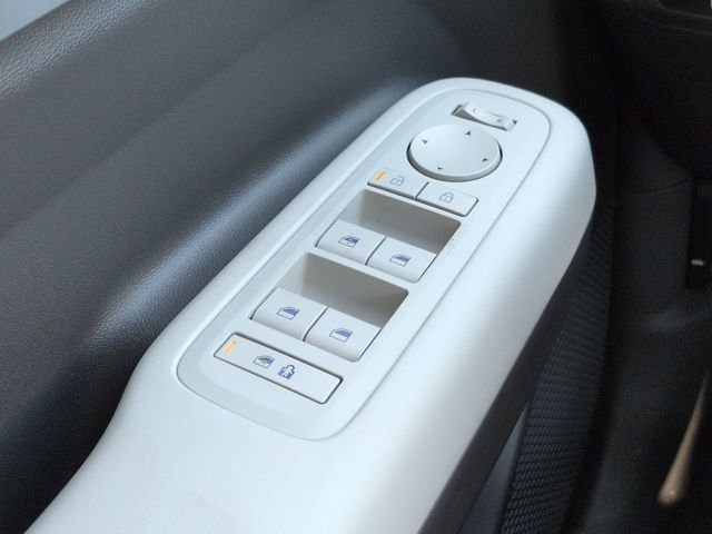 New 2027 Gray Hyundai SE FWD image 43