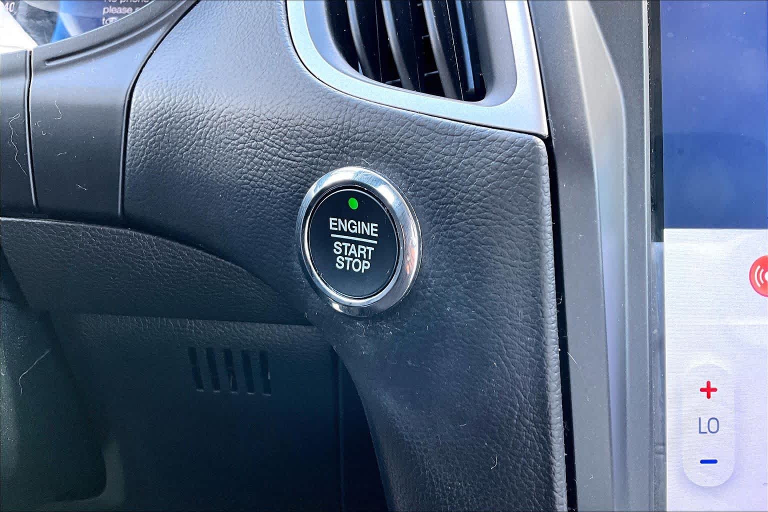 Used 2022 Iconic Silver Metallic Ford SEL image 33