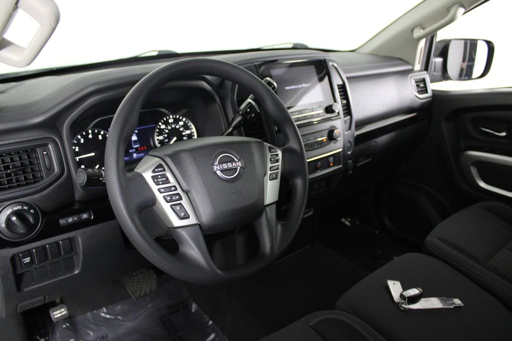 2023 Nissan Titan SV - Photo 17