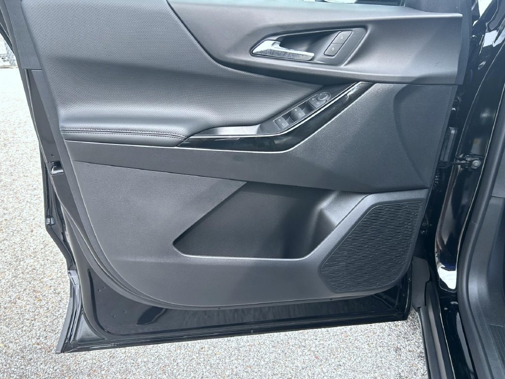 New 2027 Mosaic Black Metallic Chevrolet LT image 9