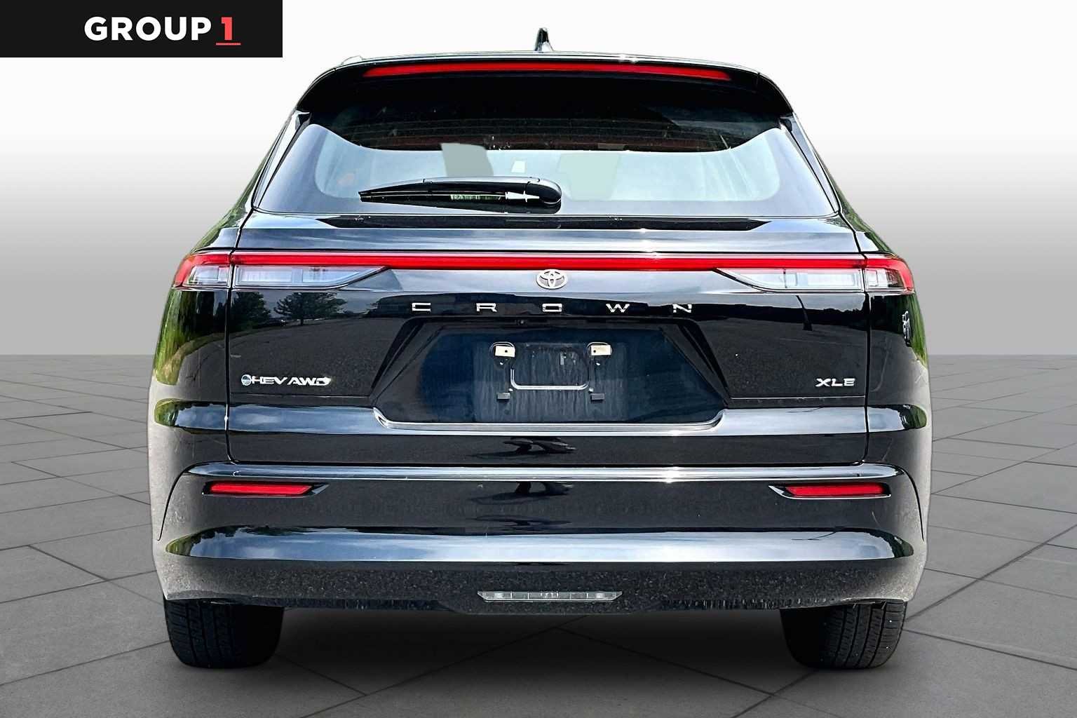 Used 2025 Black Toyota XLE image 5
