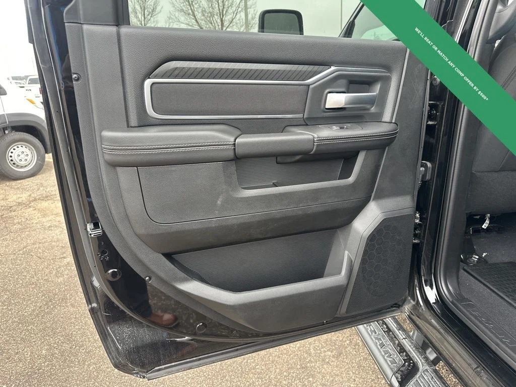 2026 RAM 3500 Big Horn - Photo 13