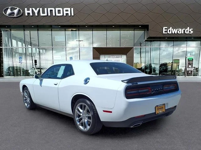 Used 2023 White Dodge SXT image 3