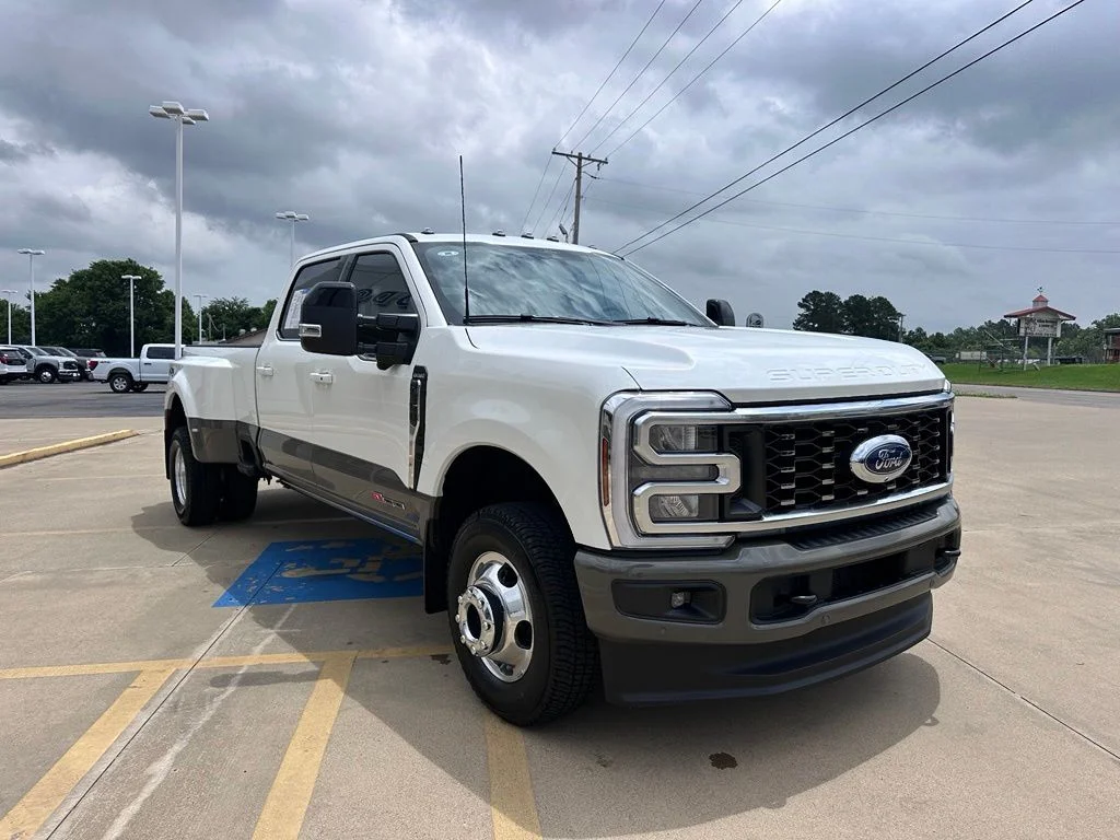 New 2026 Star White Metallic Tri-Coat Ford F-350® King Ranch® image 6