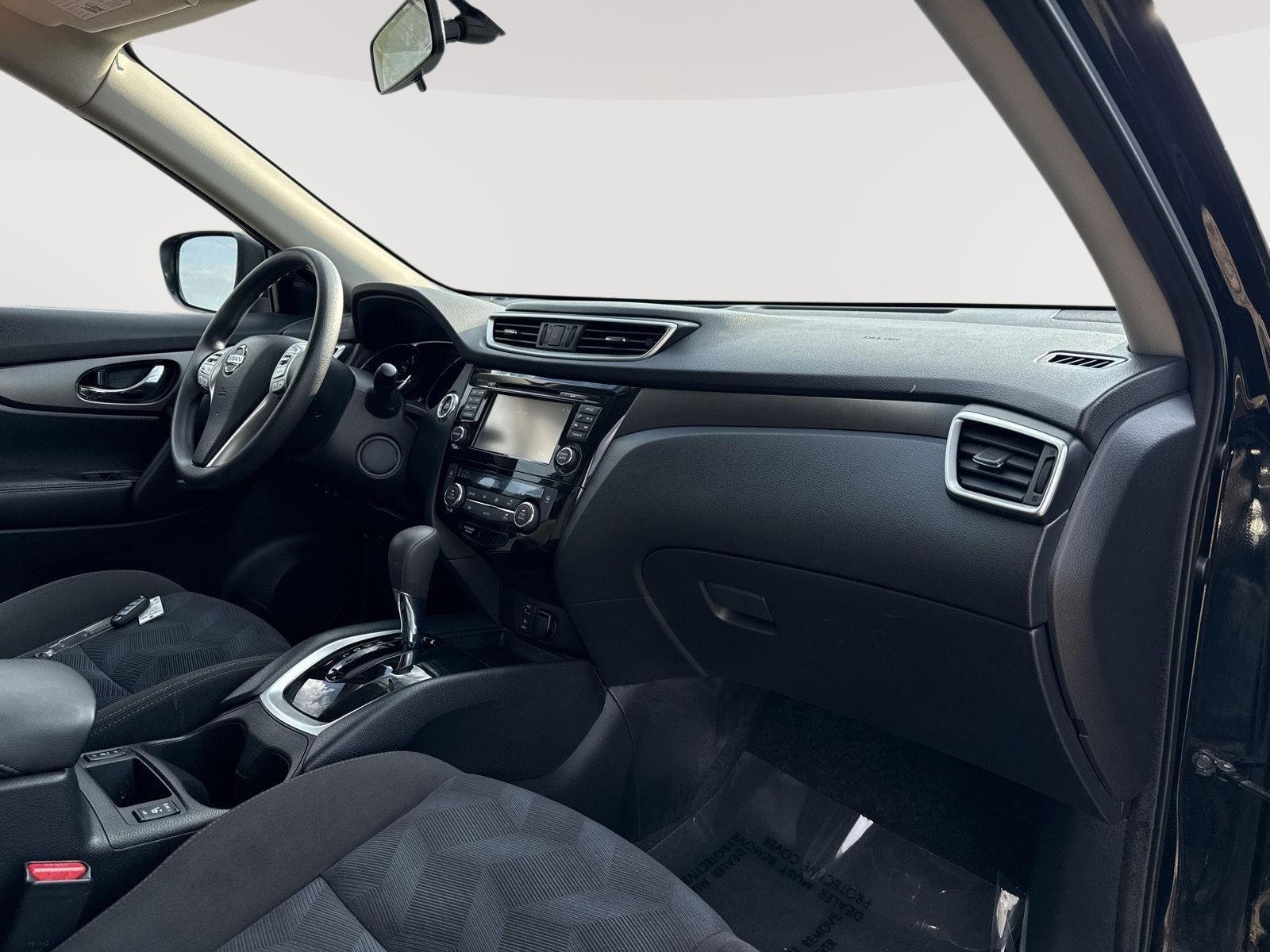 Used 2015 Super Black Nissan SV image 26