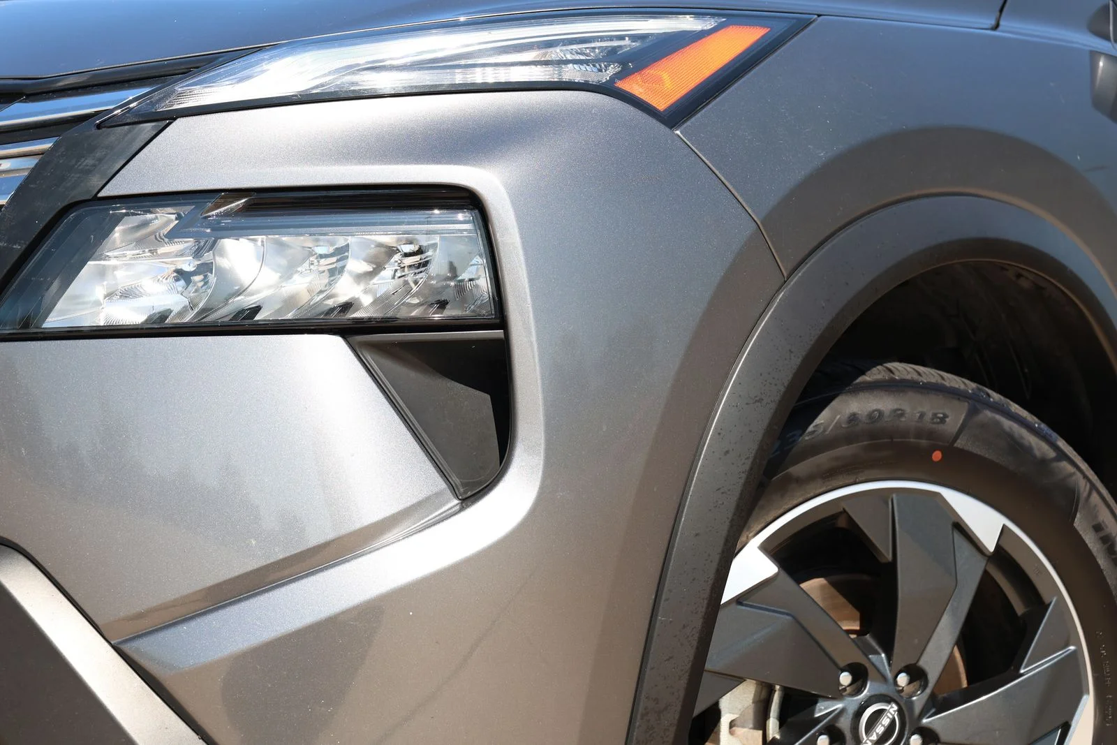 Used 2024 Gray Nissan SV image 10