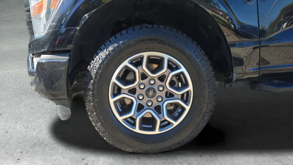 Used 2021 Black Ford XL image 23