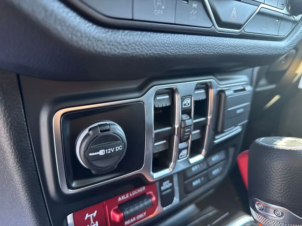 2025 Jeep Wrangler 4-Door Willys - Photo 11