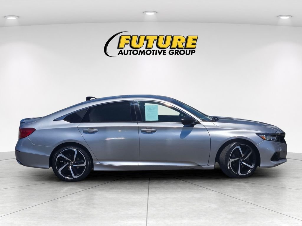 Used 2022  Honda Sport image 3