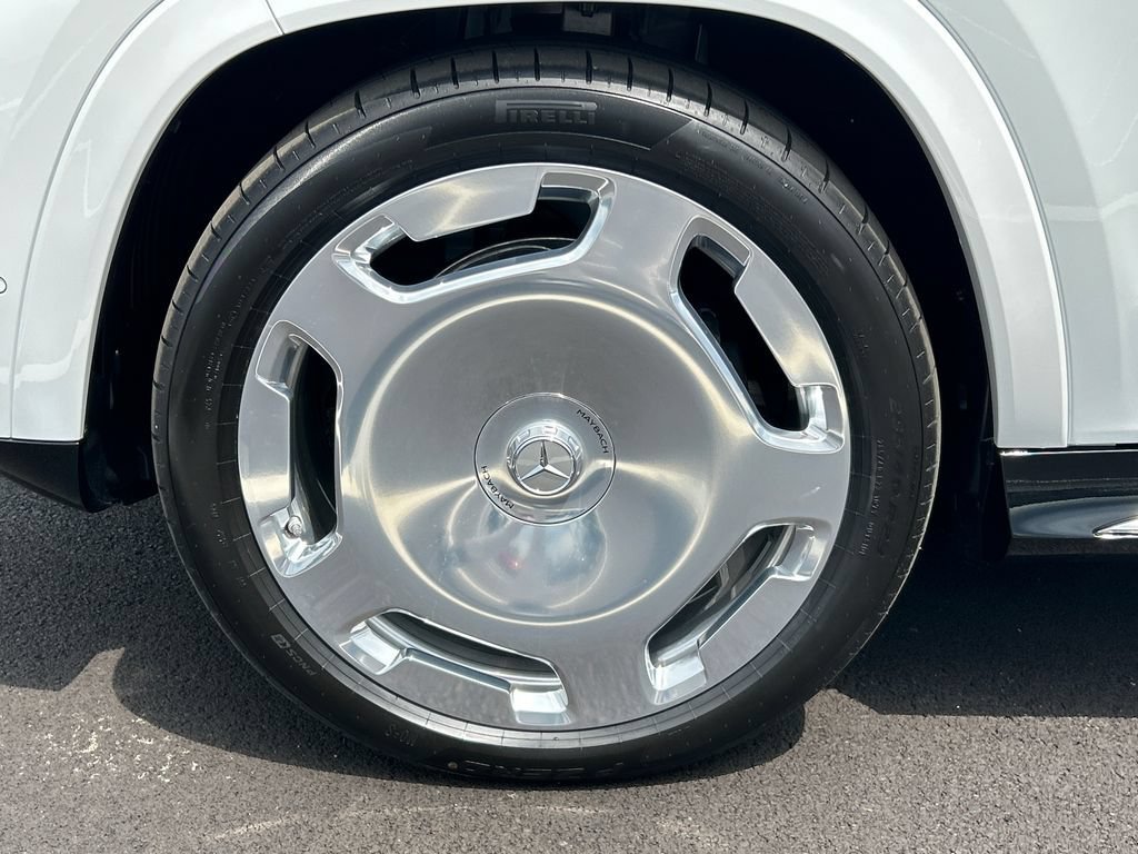 New 2026 MANUFAKTUR Moonlight White Metallic Mercedes-Benz Maybach GLS 600 image 76