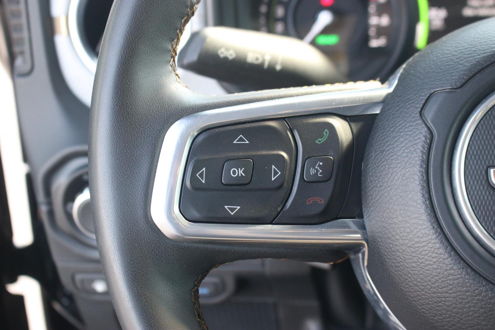 Used 2024  Jeep Sahara image 19