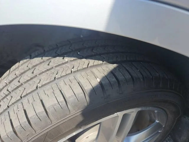Used 2018 Silver BMW xDrive28i image 28
