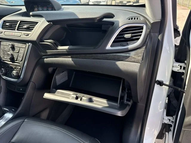 Used 2013 White Buick Leather image 49