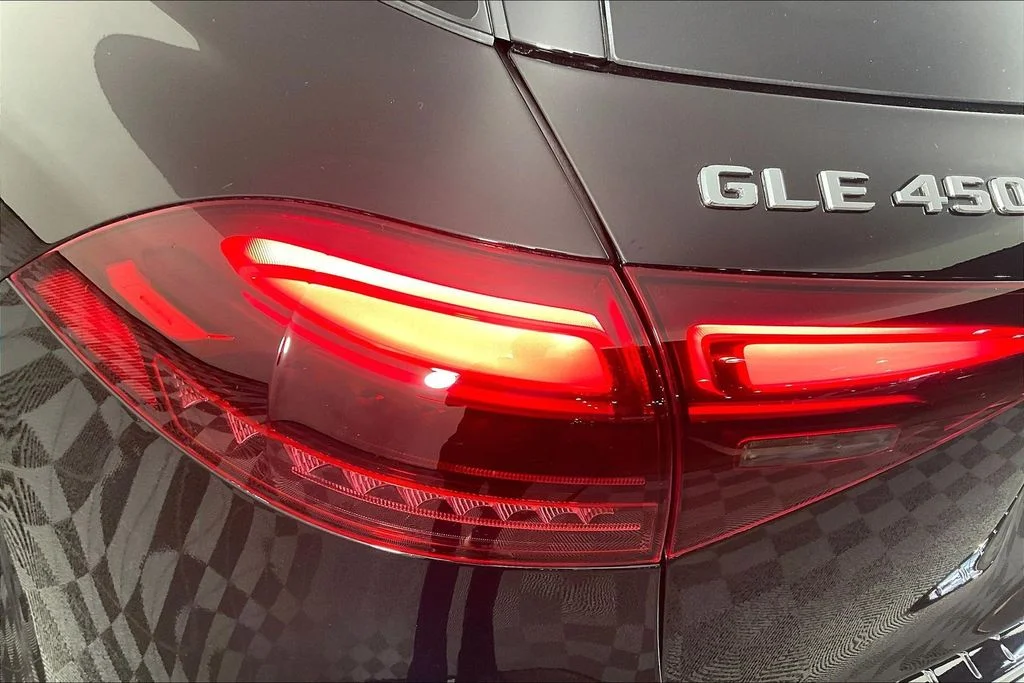 Used 2026 Black Mercedes-Benz GLE 450 image 25