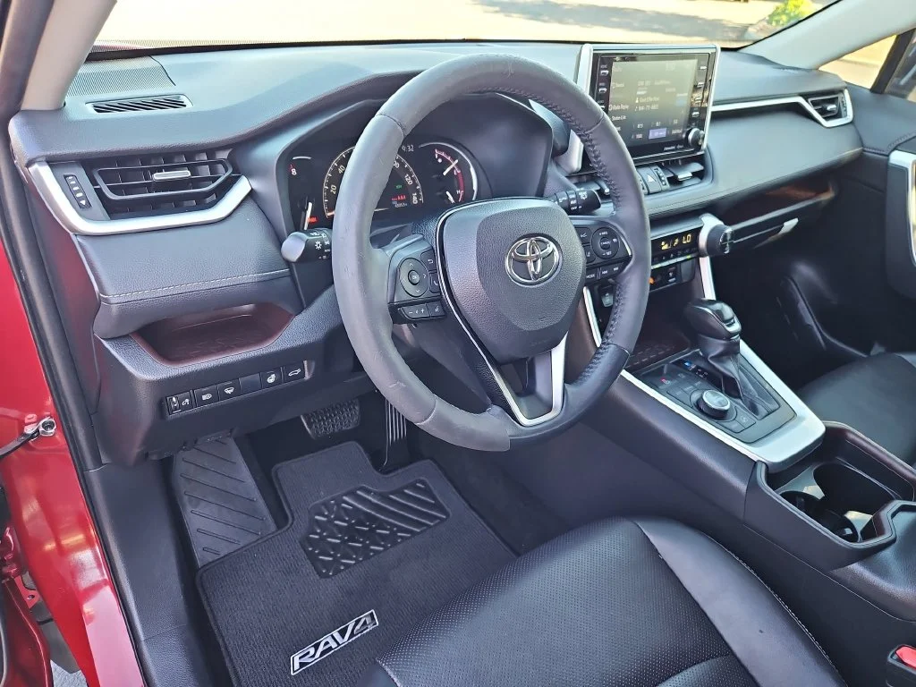 Used 2019 Pearl Toyota Limited image 13