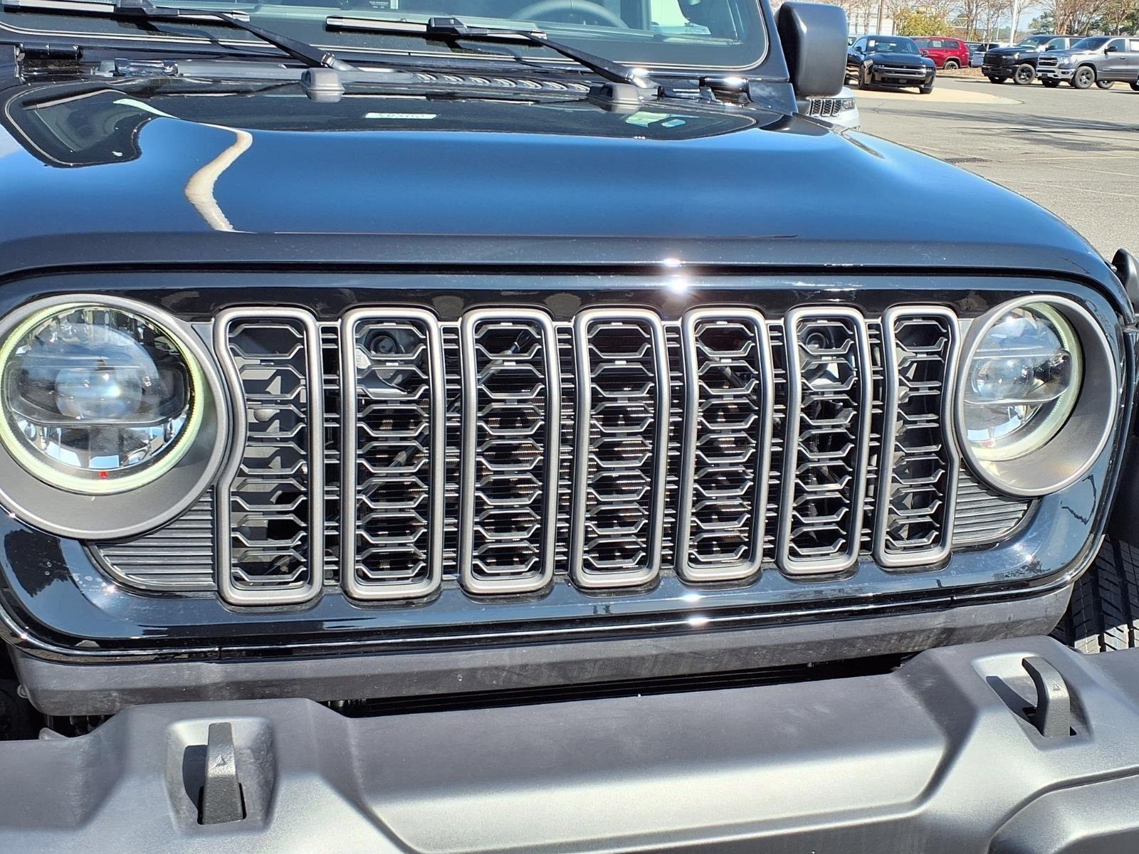 New 2026 Black Clear-Coat Exterior Paint Jeep Sahara image 12