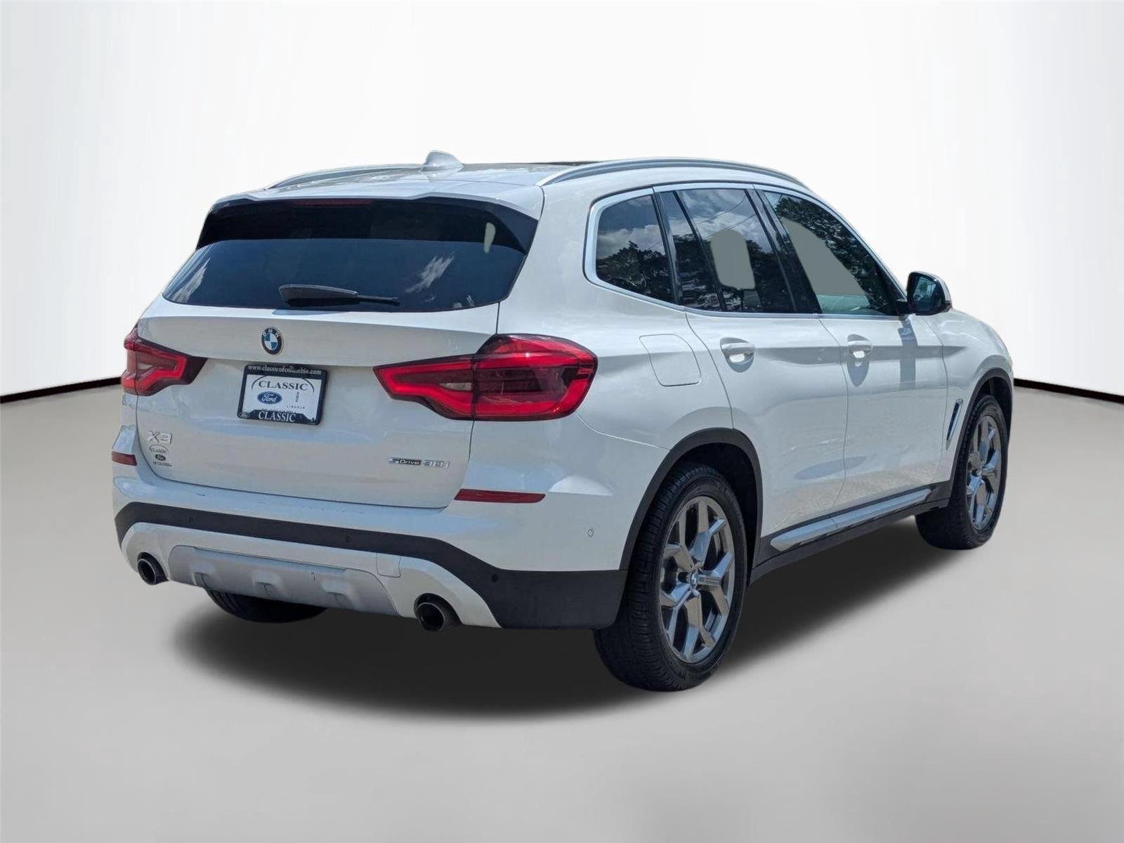 Used 2020 Alpine White BMW sDrive30i image 5