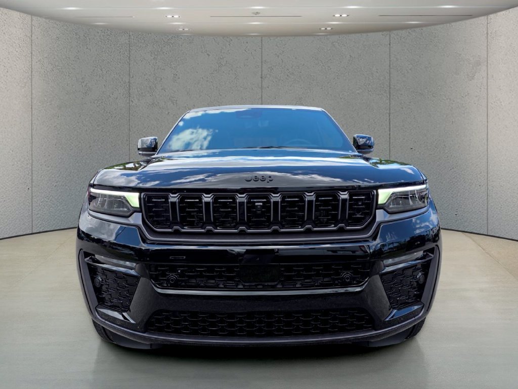 New 2026 Diamond Black Crystal Pearl-Coat Exterior Paint Jeep Summit image 2