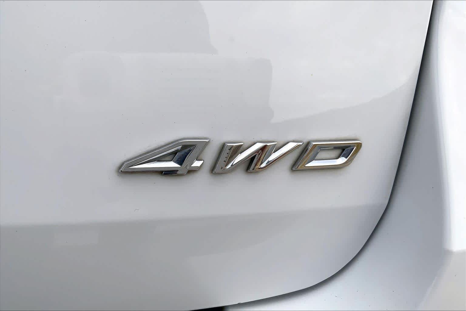 Certified Used 2024 Oxford White Ford XLT image 9