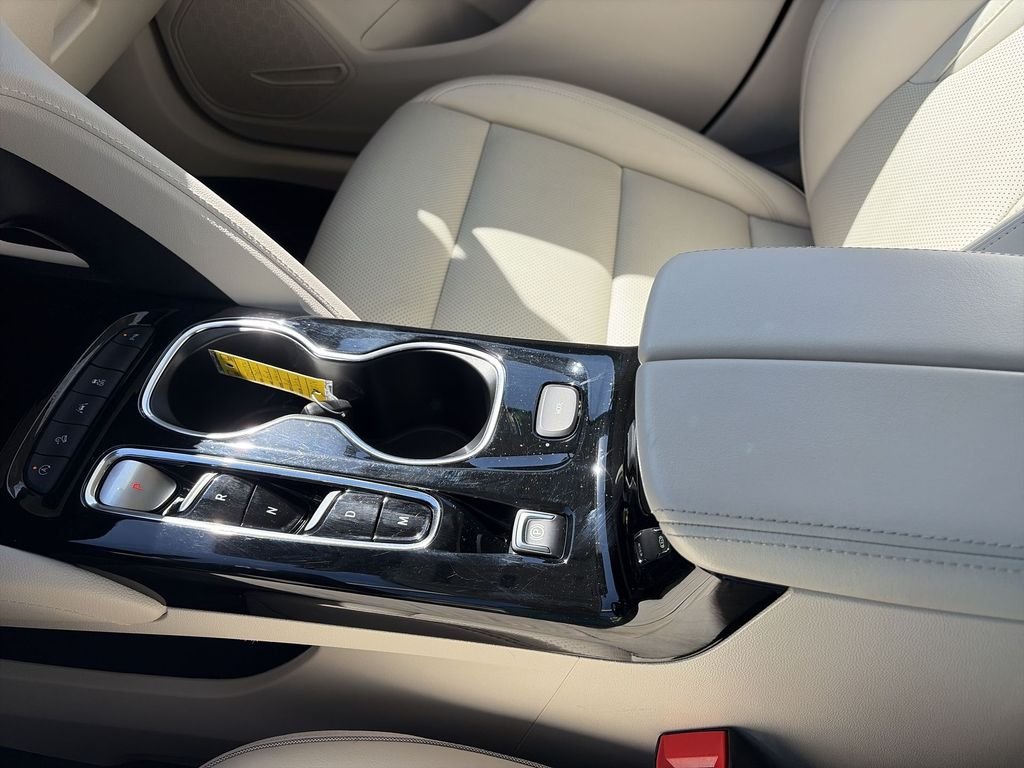 Used 2023 White Buick Essence image 20
