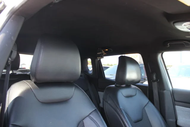 Used 2024 White Jeep Latitude image 31