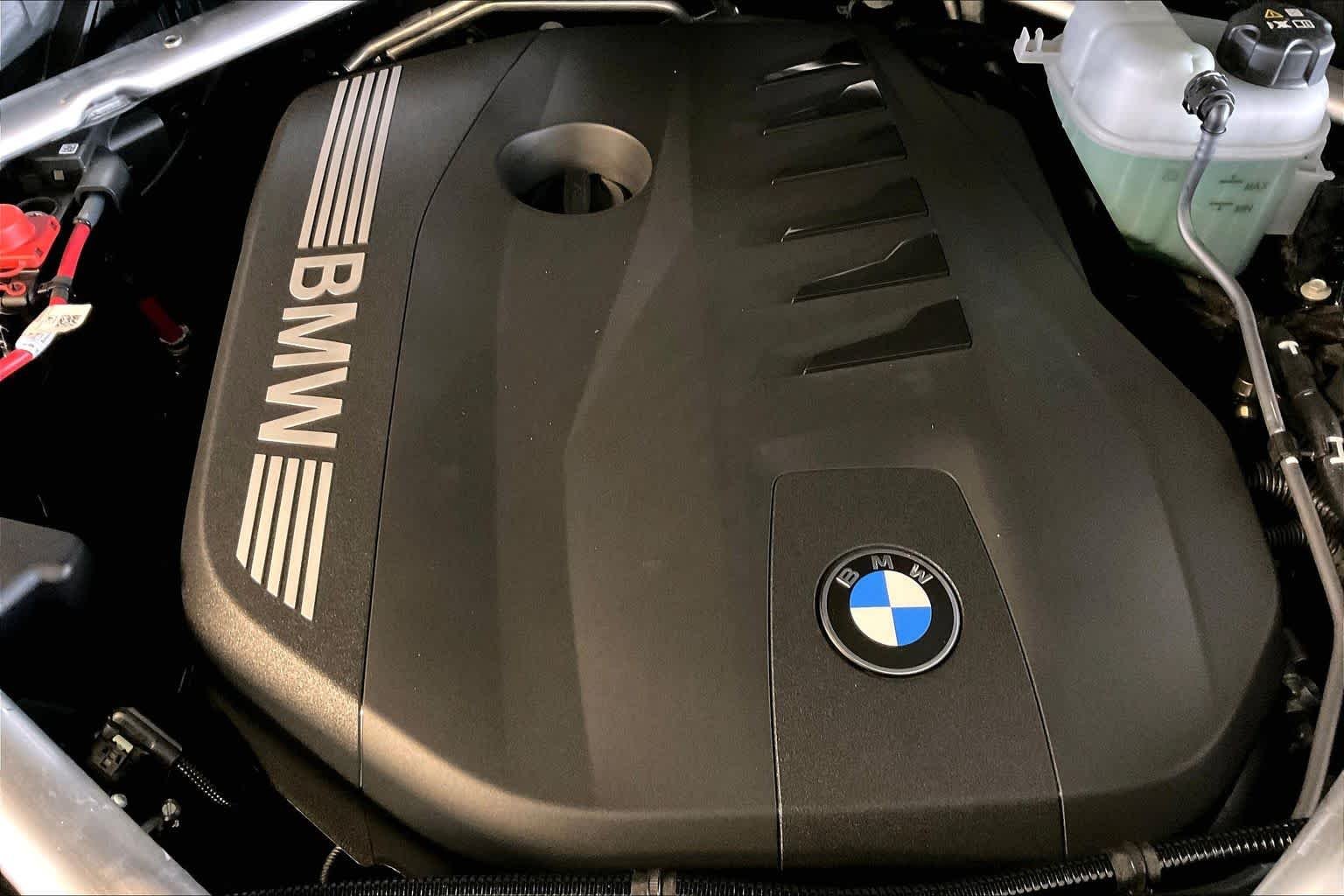 New 2027 Carbon Black Metallic BMW 40 xDrive image 17