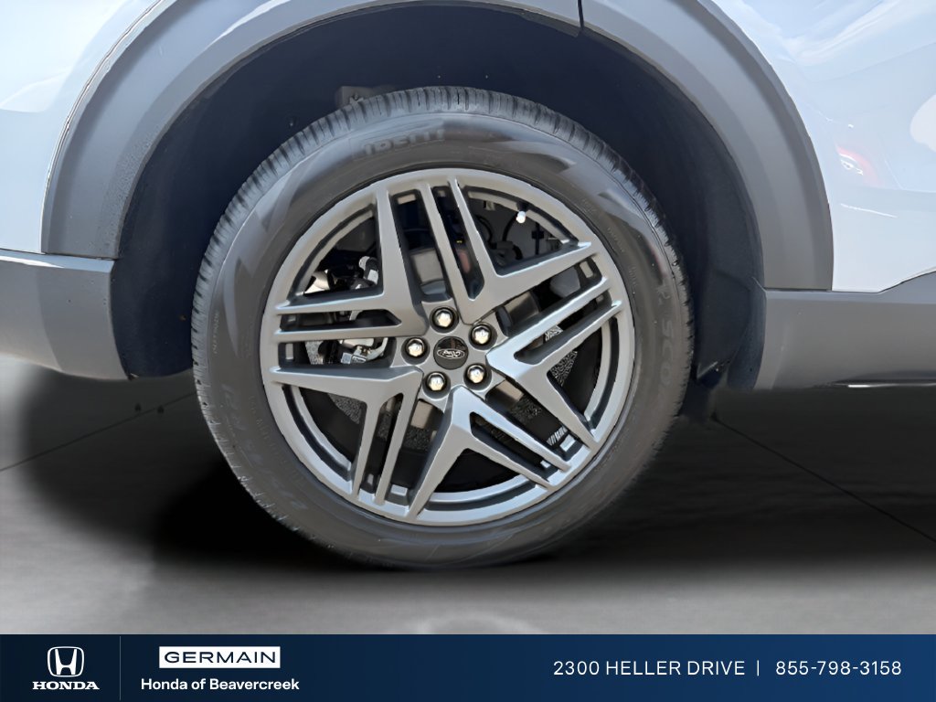 Used 2026 Space White Metallic Ford Active image 27