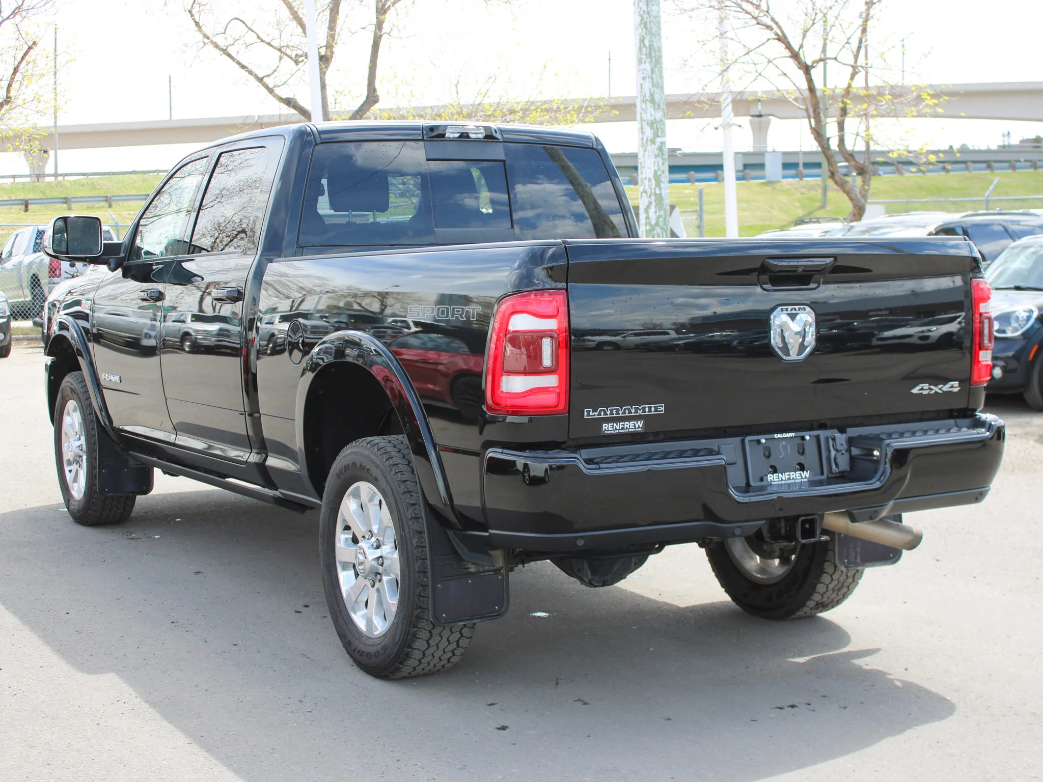 Certified Used 2022 Black RAM Laramie * Leather, Power Running Boards, Heated Seats, Towing Tech Group image 12