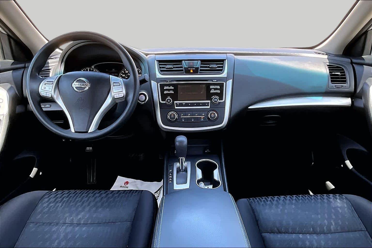 Used 2018 Brilliant Silver Nissan 2.5 S image 18