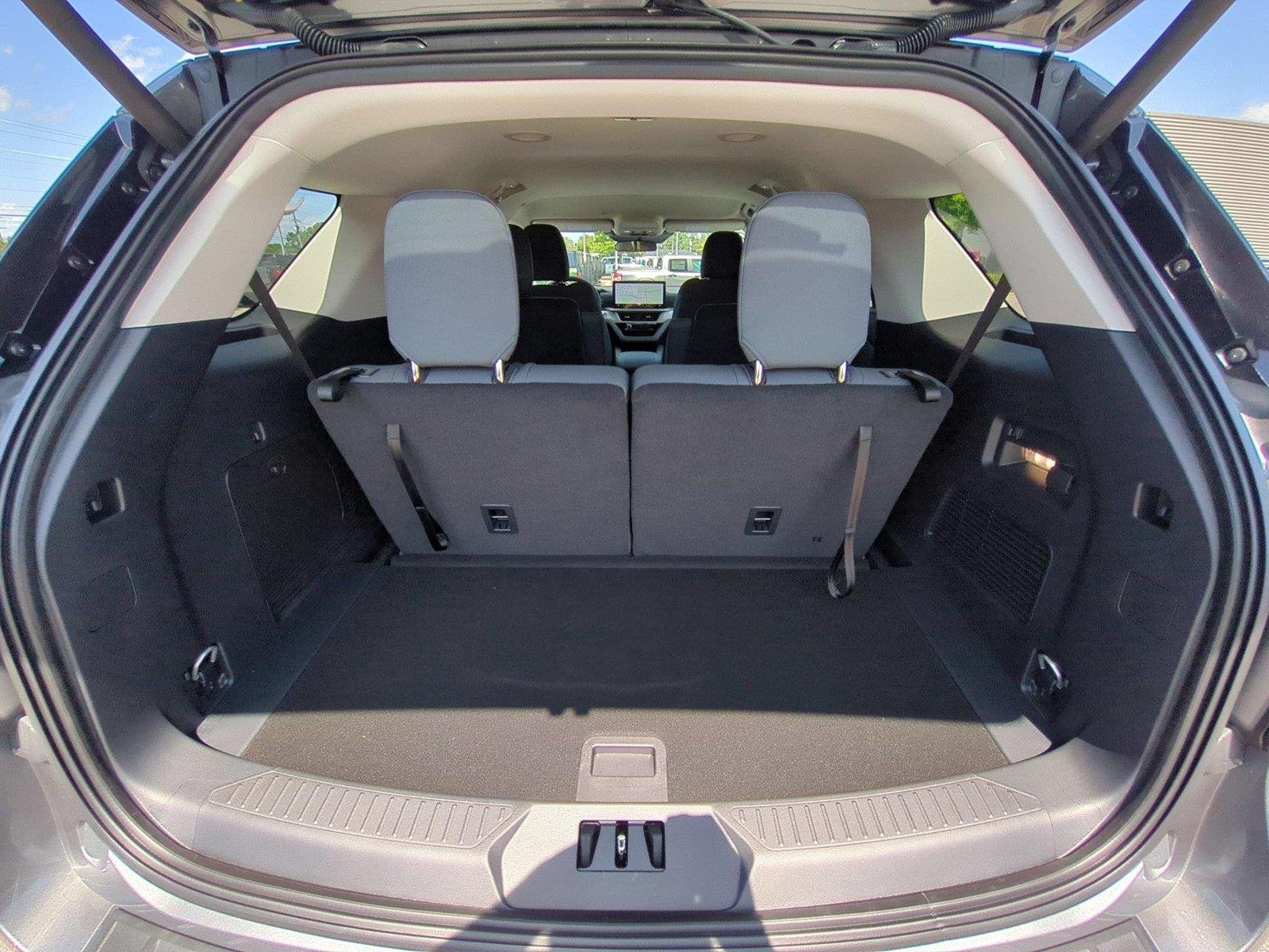 New 2026 Carbonized Gray Metallic Ford Active image 35