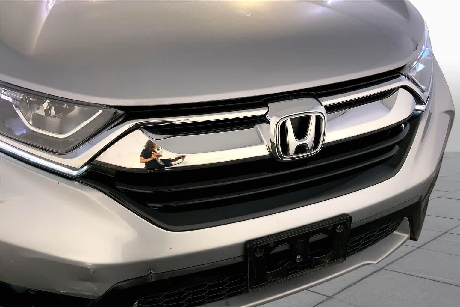 Used 2019 Lunar Silver Metallic Honda LX image 31