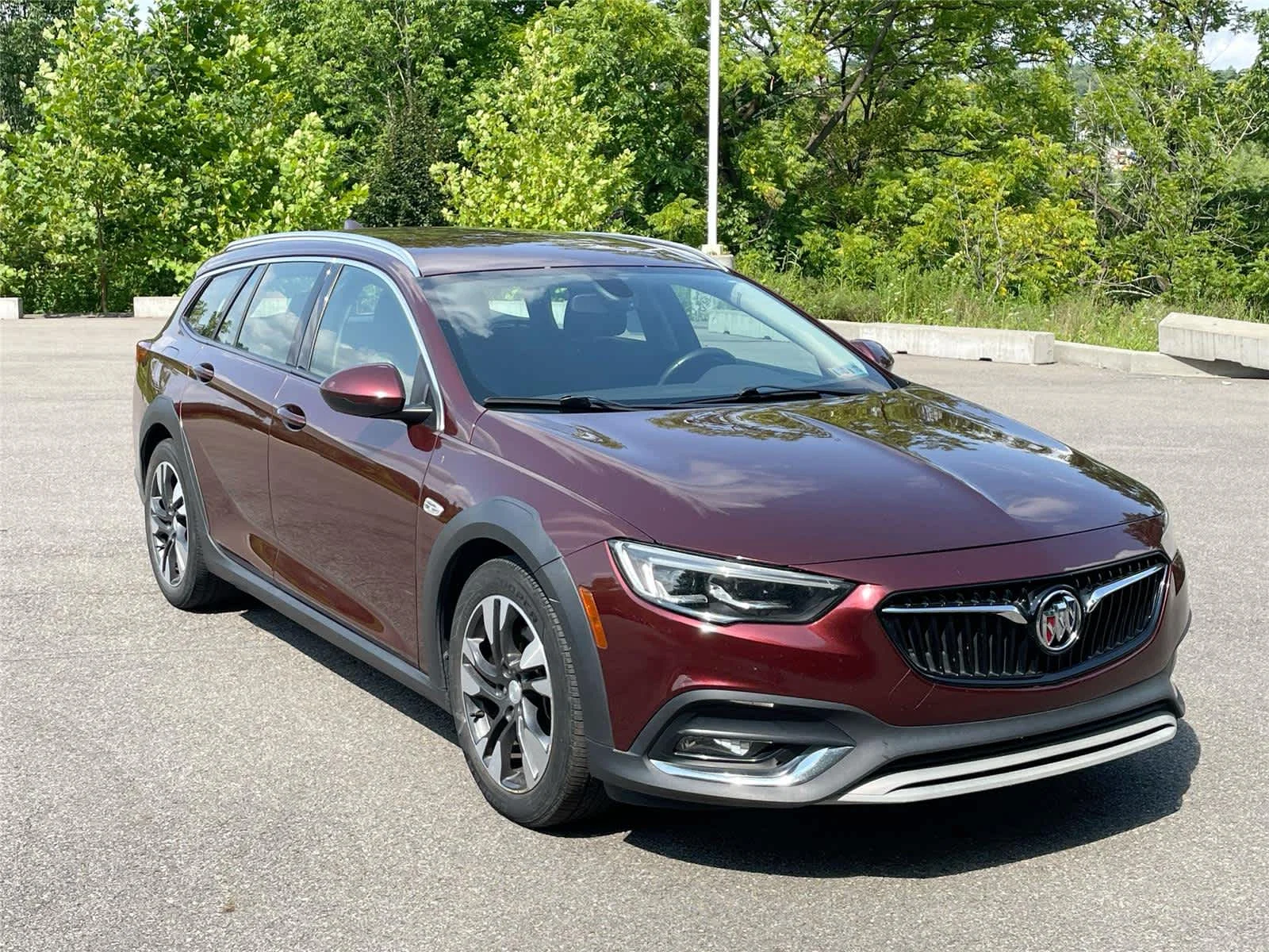 Used 2018 Rioja Red Metallic Buick Preferred image 7