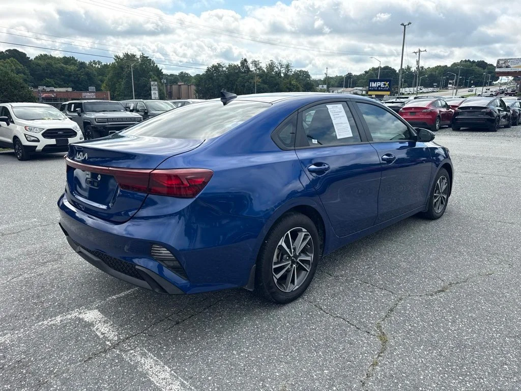 Used 2024 Blue Kia LXS image 3
