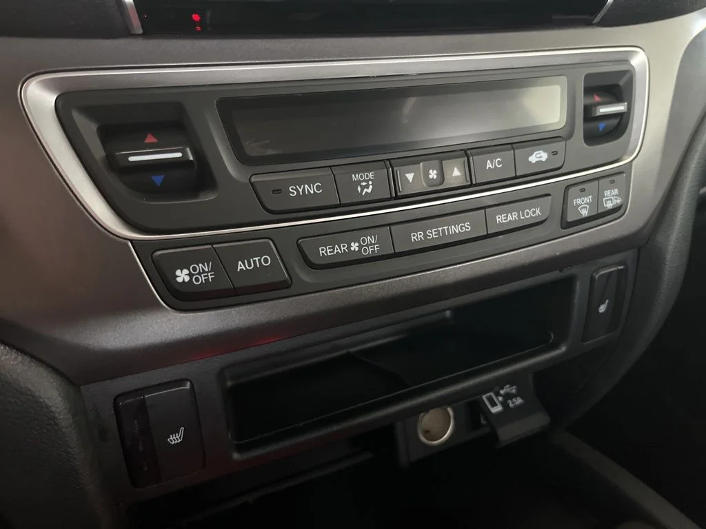 Used 2022 White Honda EX-L image 15